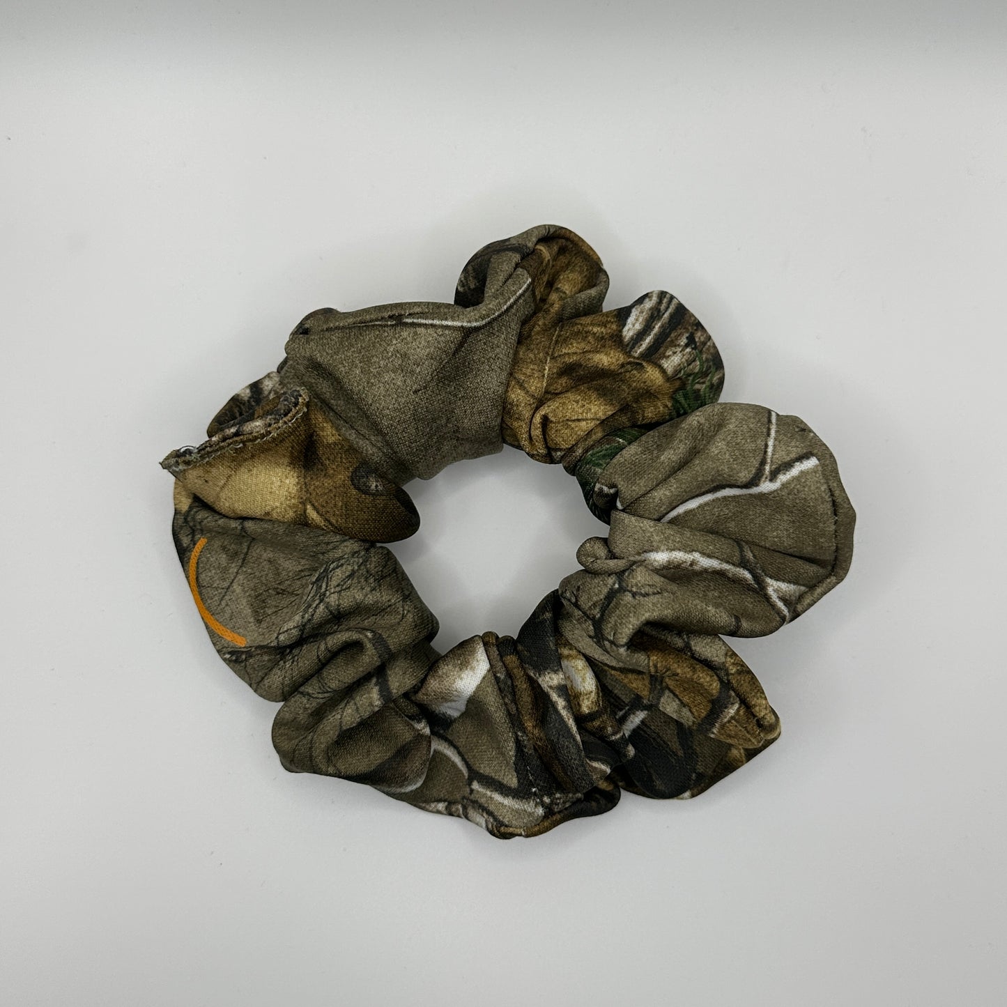 real tree camo scrunchie (sm)