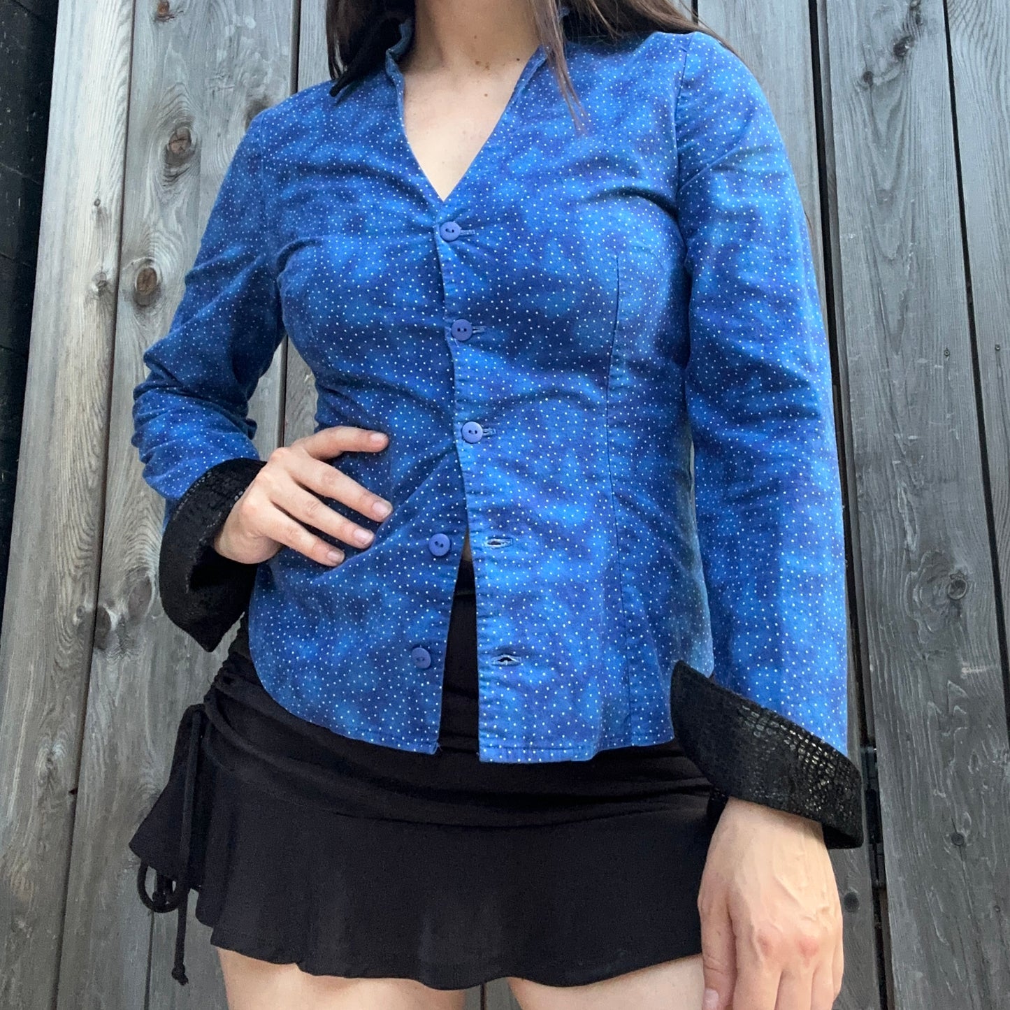 vintage blue fitted shirt with black trim (sm)