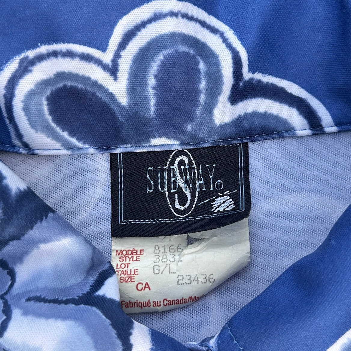 90s blue flower button down shirt (lg)