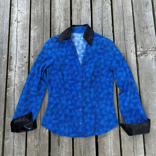 vintage blue fitted shirt with black trim (sm)