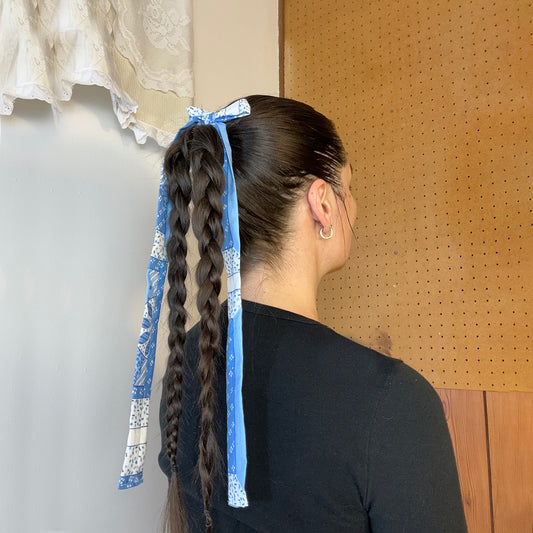 hair bow - light blue quilted