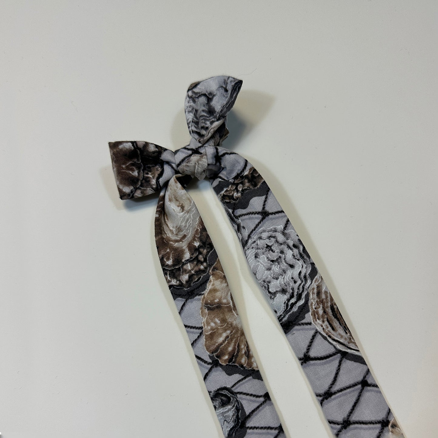 hair bow - oyster print